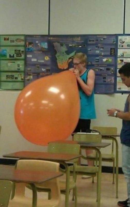 Balon nye gede bener tong Kalo meletus bisa gempar seisi sekolah tuuh Kwikku, Balon nye gede bener tong Kalo meletus bisa gempar seisi sekolah tuuh
