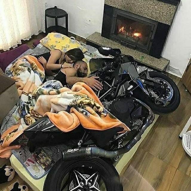 Garagara takut kecolongan akhirnya motor kesayangannya pun di ajak tidur bareng Kwikku, Garagara takut kecolongan akhirnya motor kesayangannya pun di ajak tidur bareng