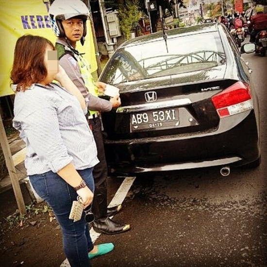 Di plat nomornya di katakan ABG SEXI tuh apakah ekspektasi sudah sesuai dengan realita Kwikku, Di plat nomornya di katakan ABG SEXI tuh apakah ekspektasi sudah sesuai dengan realita