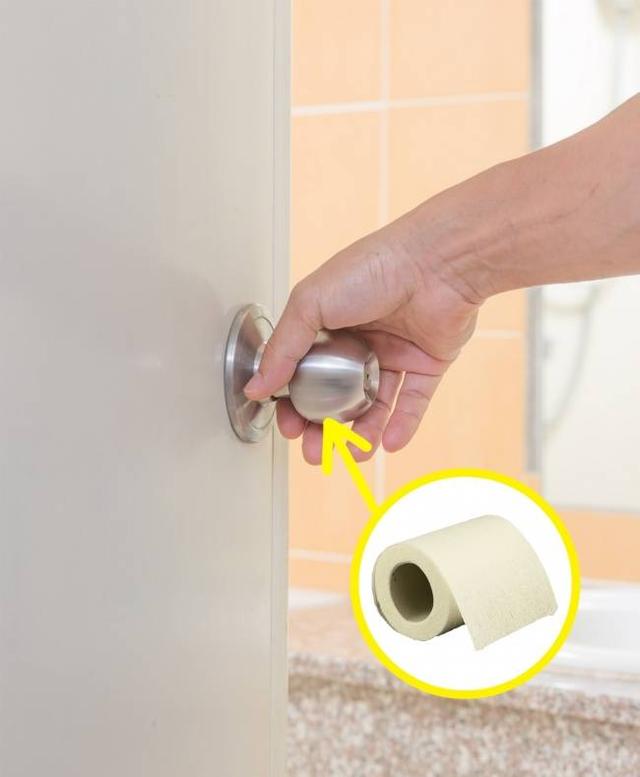Gunakan tisu untuk memutar gagang pintu Kwikku, Gunakan tisu untuk memutar gagang pintu