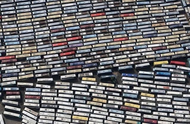 Ini bukan tumpukan kaset tetapi adalah antrian bus jemaah haji di arab Kwikku, Ini bukan tumpukan kaset tetapi adalah antrian bus jemaah haji di arab