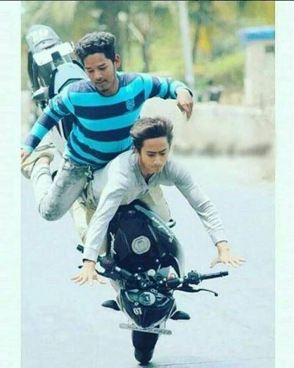 Ekspresinya berasa banget Ternyata momen celaka bisa segaul ini ya guys Kayak ada efekefeknya gitu wkwkwkwkwk Kwikku, Ekspresinya berasa banget Ternyata momen celaka bisa segaul ini ya guys Kayak ada efekefeknya gitu wkwkwkwkwk
