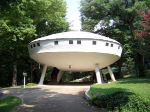 Rumah UFO Kwikku, Rumah UFO