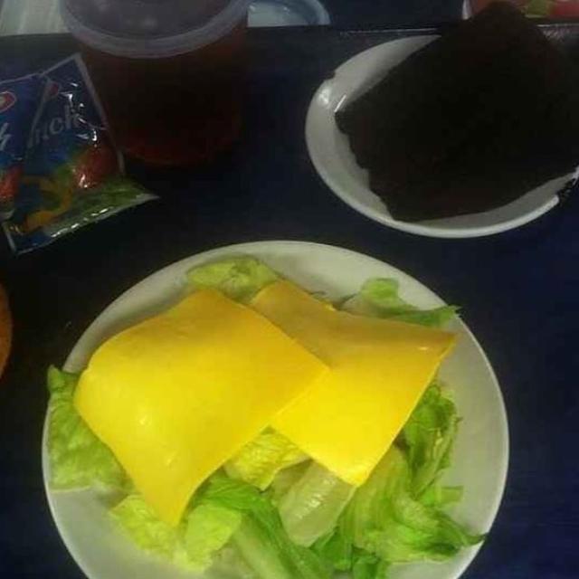 Sayur kol Vs keju untuk di santap langsung Kwikku, Sayur kol Vs keju untuk di santap langsung