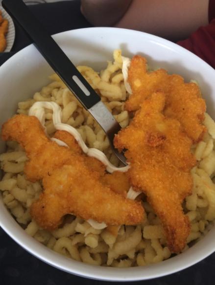 Nugget campur snack kacang siapa yang mau Kwikku, Nugget campur snack kacang siapa yang mau