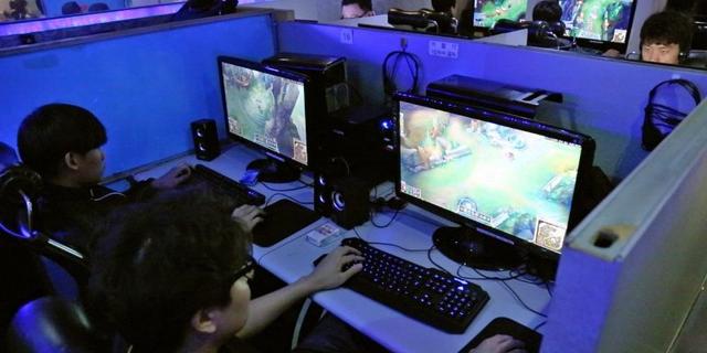 Spek Komputer Tinggat Dewa Kwikku, Spek Komputer Tinggat Dewa