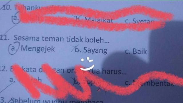 Jadi gak boleh sayangsayangan wkwkwkwk Kan cuma temenan gak pacaran wkwkwk Kwikku, Jadi gak boleh sayangsayangan wkwkwkwk Kan cuma temenan gak pacaran wkwkwk