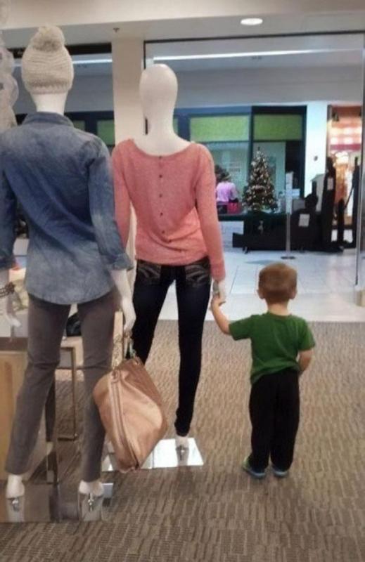 Seperti anak yang sedang bersama ibunya ya walau hanya sekilas wkwkwk Kwikku, Seperti anak yang sedang bersama ibunya ya walau hanya sekilas wkwkwk