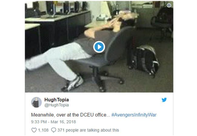 Keadaan di kantor DC ketika Avengers Infinity War di rilis dan di kerumuni oleh banyak views Kwikku, Keadaan di kantor DC ketika Avengers Infinity War di rilis dan di kerumuni oleh banyak views