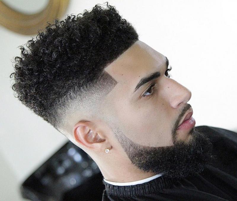 Susah ngatur rambut yang kriting abis Tenang kalian bisa coba potongan cool yang satu ini Kwikku, Susah ngatur rambut yang kriting abis Tenang kalian bisa coba potongan cool yang satu ini