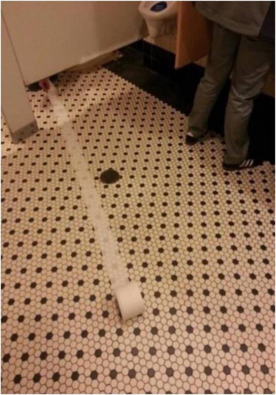 Tolongin dong om tissuenya di tendang aja kedalam toilet pleaseeee Kwikku, Tolongin dong om tissuenya di tendang aja kedalam toilet pleaseeee