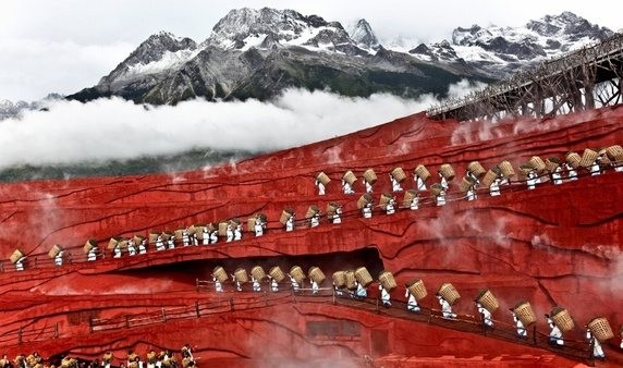Gunung berawan di China ini terlihat seperti animasi Kwikku, Gunung berawan di China ini terlihat seperti animasi