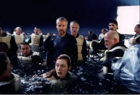 James Cameron ikut turun ke air ketika proses syuting berlangsung Kwikku, James Cameron ikut turun ke air ketika proses syuting berlangsung