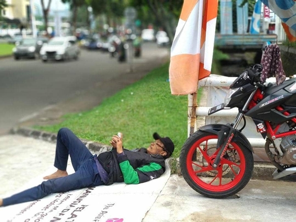 Cepek sih capek om tapi hatihati loh ntar kelindes kan bisa berabe urusannya Kwikku, Cepek sih capek om tapi hatihati loh ntar kelindes kan bisa berabe urusannya