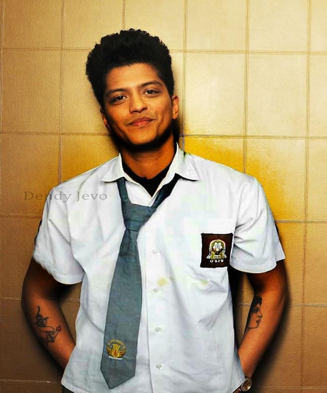 Gini nih penampilan Bruno Mars ketika duduk di bangku SMA di Indonesia guys Bukankah tampak lebih ganteng dari biasanya Kwikku, Gini nih penampilan Bruno Mars ketika duduk di bangku SMA di Indonesia guys Bukankah tampak lebih ganteng dari biasanya