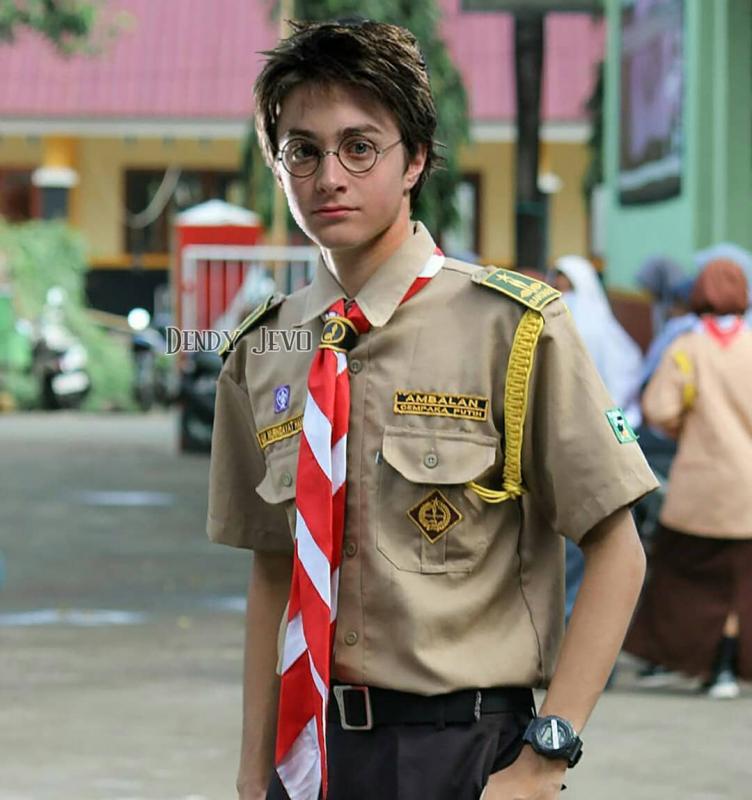 Ada yang kenal dengan Harry Potter Daniel Radcliffe sebelum menjadi artis dia ikutan pramuka lho guys Kwikku, Ada yang kenal dengan Harry Potter Daniel Radcliffe sebelum menjadi artis dia ikutan pramuka lho guys