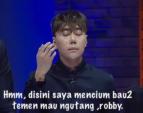 Selain memiliki karakter yang serius ternyata Roy Juga bisa di buat lucu seperti ini ya Kwikku, Selain memiliki karakter yang serius ternyata Roy Juga bisa di buat lucu seperti ini ya