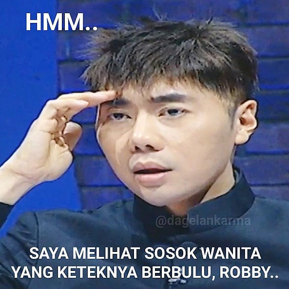 Selain itu Roy Juga bisa melihat ketekketek perempuan yang berbulu malam ini Kwikku, Selain itu Roy Juga bisa melihat ketekketek perempuan yang berbulu malam ini