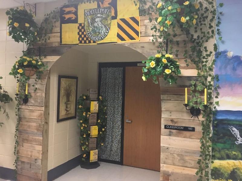 Kalo yang ini bagian depannya asrama Hufflepuff Kwikku, Kalo yang ini bagian depannya asrama Hufflepuff