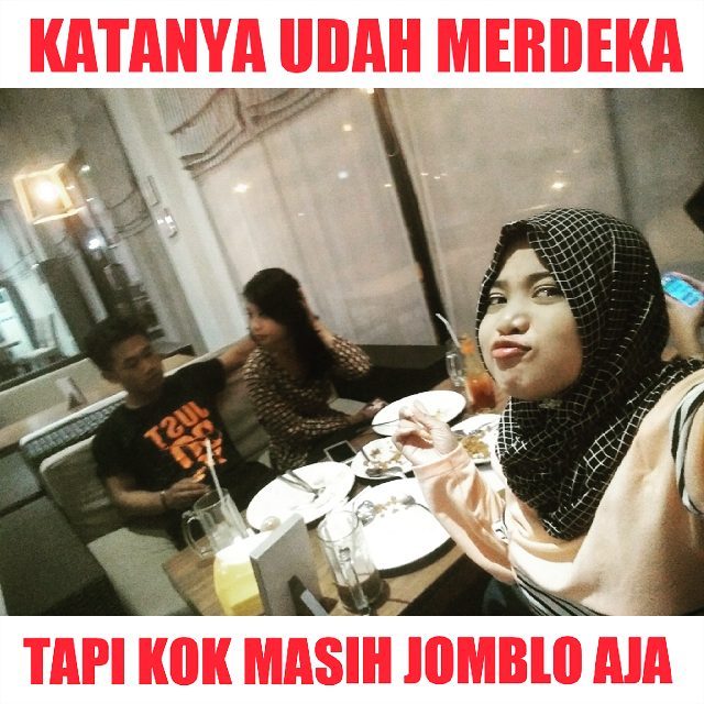 Wah para jones harus cepatcepat mengakhiri status jonesnya nih Kan udah merdeka hehehe Kwikku, Wah para jones harus cepatcepat mengakhiri status jonesnya nih Kan udah merdeka hehehe