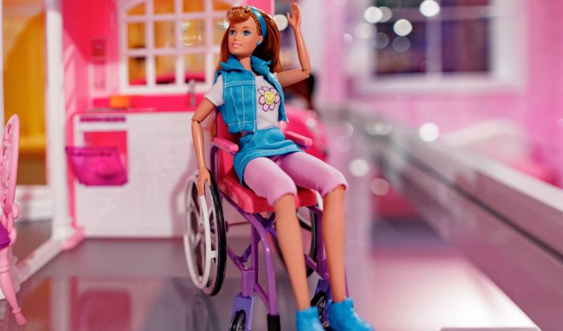 BARBIE KURSI RODA Kwikku, BARBIE KURSI RODA