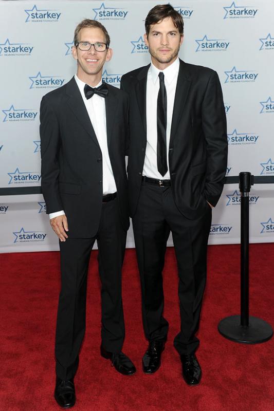 Ashton Kutcher and Michael Kutcher Kwikku, Ashton Kutcher and Michael Kutcher