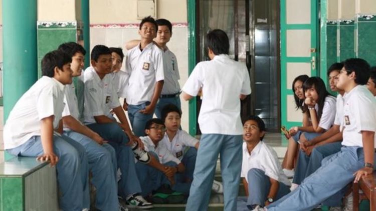 Duduk di Luar Kelas Kwikku, Duduk di Luar Kelas