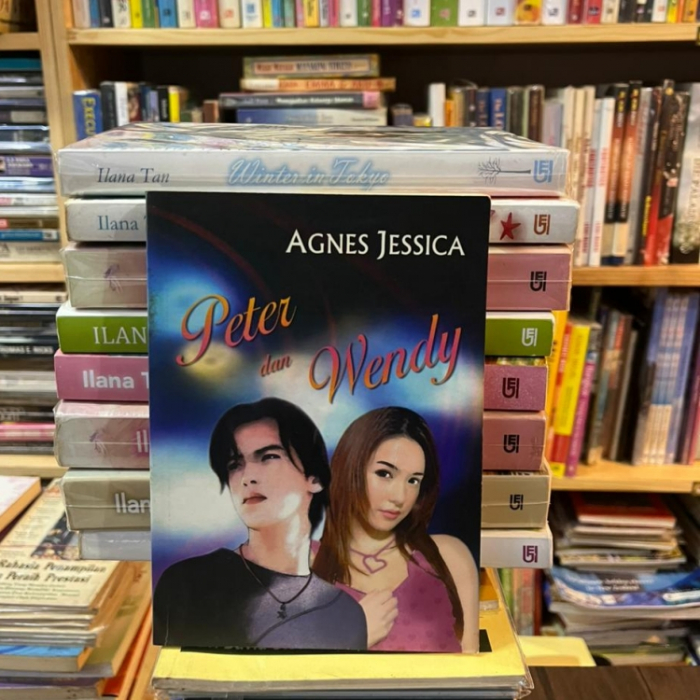 Buku Peter & Wendy Oleh Agnes Jessica